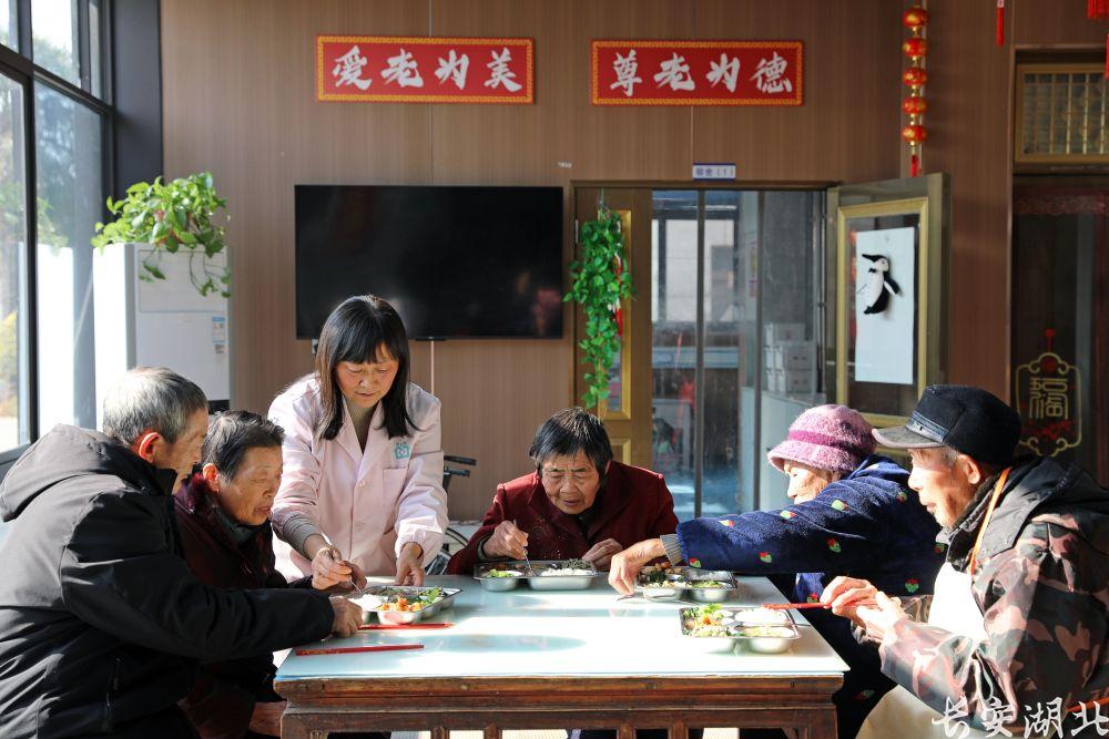 实干担当 为民造福12.jpg