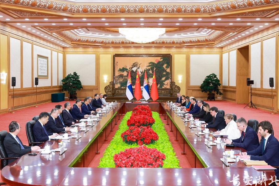武契奇会谈2.jpg
