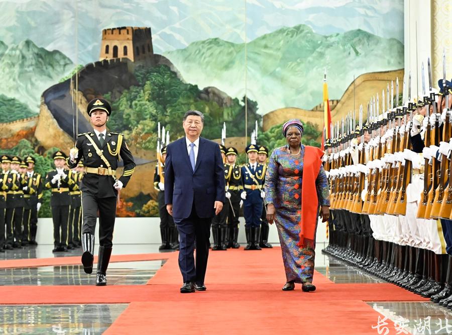 习近平同纳米比亚总统恩代特瓦会谈3.jpg