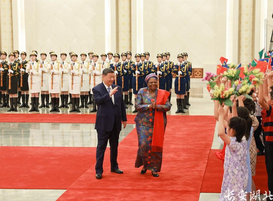 习近平同纳米比亚总统恩代特瓦会谈5.jpg
