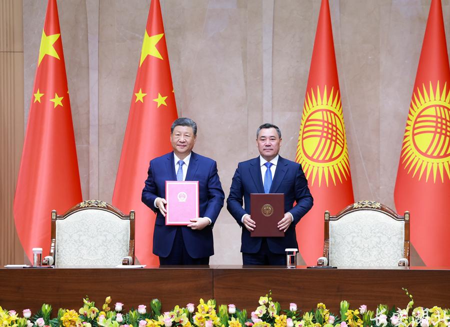 吉尔吉斯斯坦总统扎帕罗夫会谈5.jpg