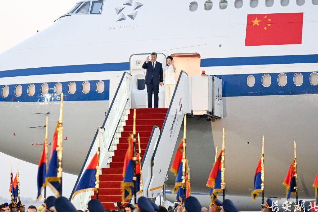 习近平抵达开罗对埃及进行国事访问2.jpeg